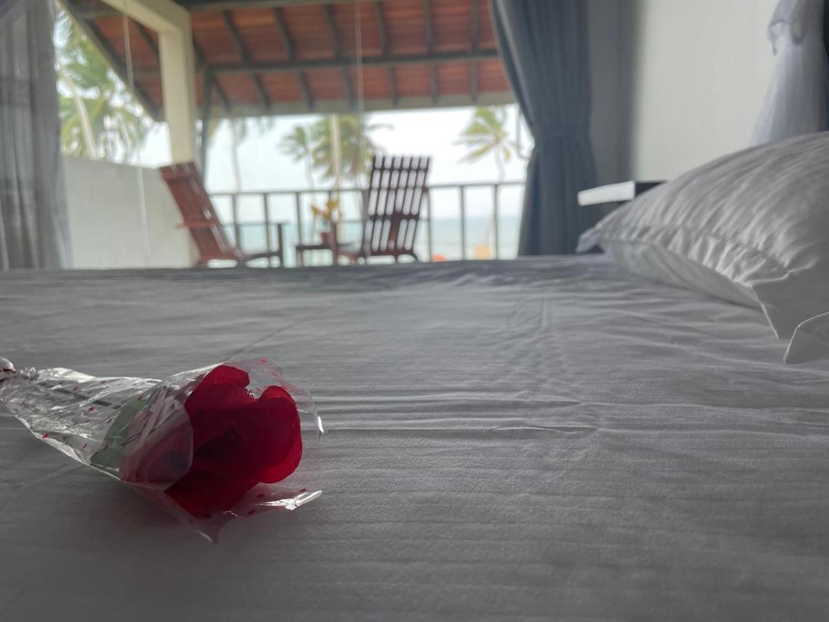 Isamar Front Beach Marawila Exterior foto